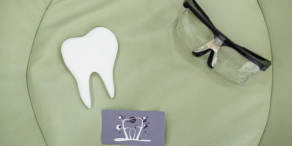 Tot ce trebuie să știi despre tratamentul de canal: GHID GRATUIT endodonție